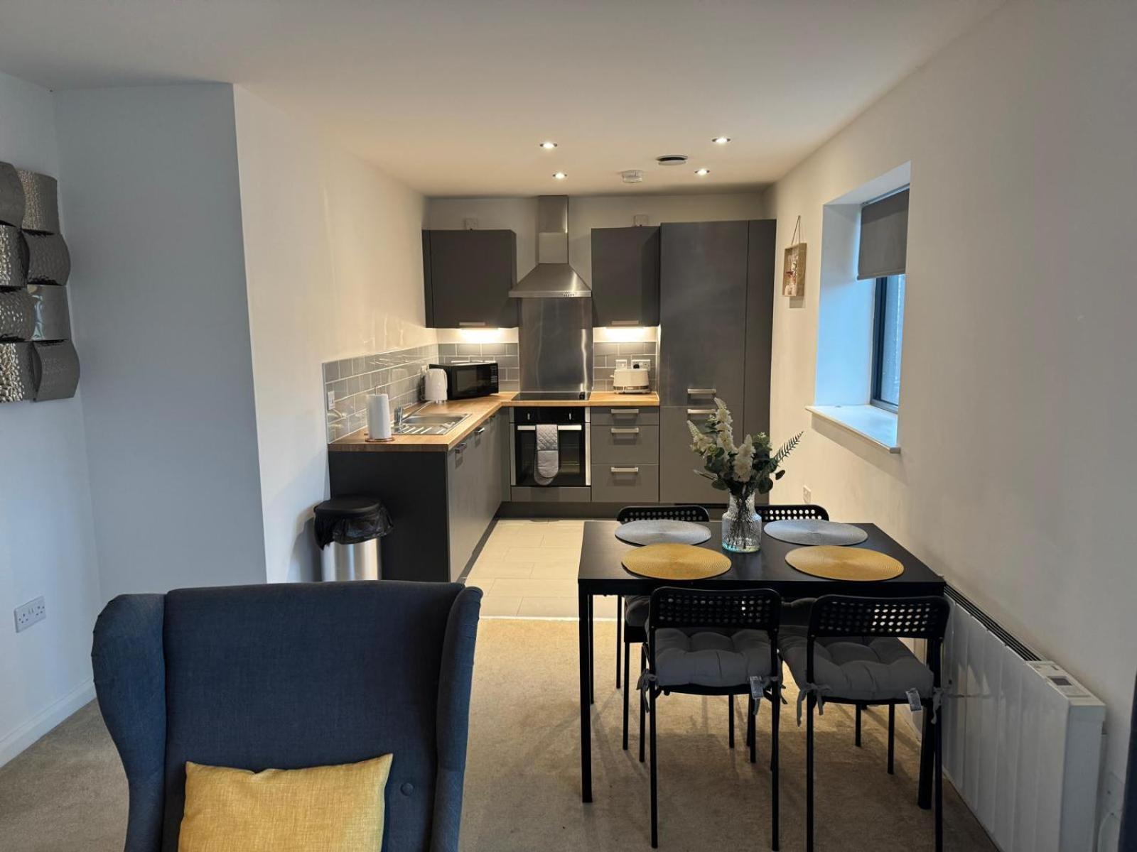 6 Belvedere Residence Wolverhampton Bagian luar foto